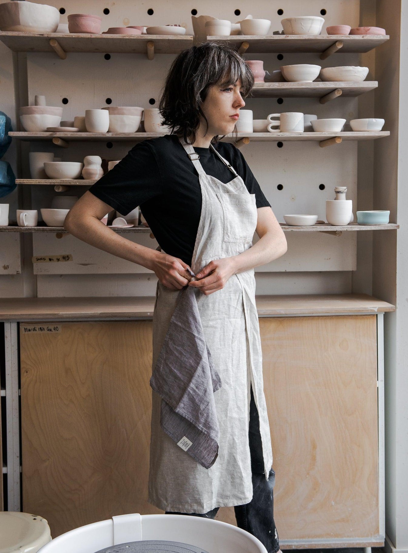 Split leg Potter's apron | Linen Aprons | Confetti Mill - Montreal